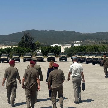 Don de véhicules militaires français à l’armée de terre tunisienne