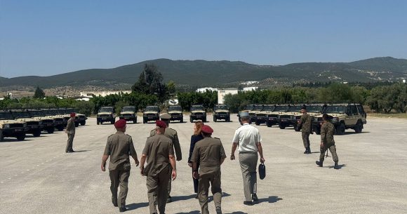 Don de véhicules militaires français à l’armée de terre tunisienne