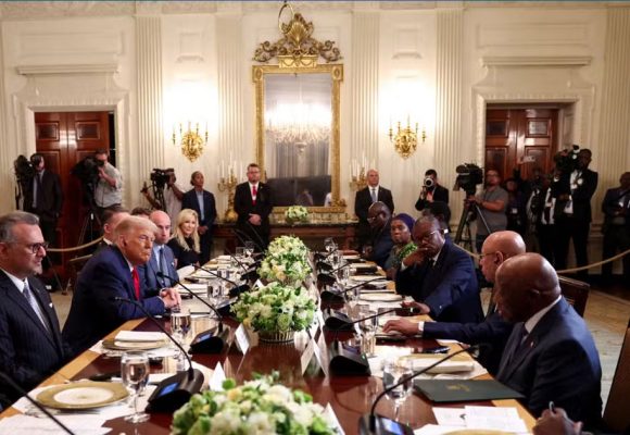 Trump, grotesque, humilie des présidents africains  