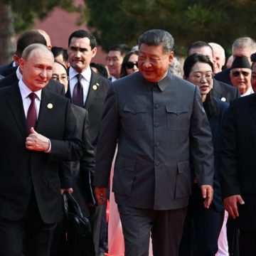 Xi Jinping, Vladimir Poutine et Kim Jong-un narguent Donald Trump 