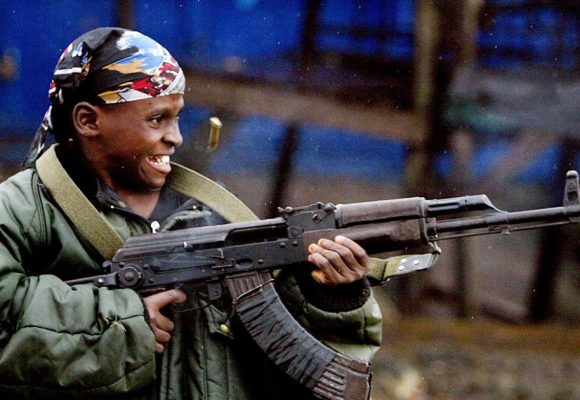 Soudan | Des mercenaires colombiens forment des enfants-soldats
