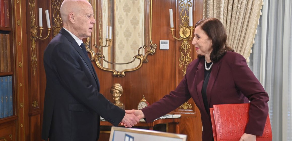 Kais-Saied-Sarra-Zaafrani-Zenzeri Kaïs Saïed | «Les Tunisiens respireront bientôt un air pur»
