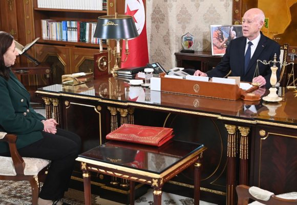 Kais-Saied-Sarra-Zaafrani Tunisie l Kais Saïed veut «passer à la vitesse supérieure»