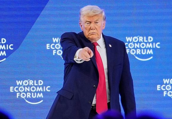 Donald Trump « clashe » l’Europe, qui se rebiffe !