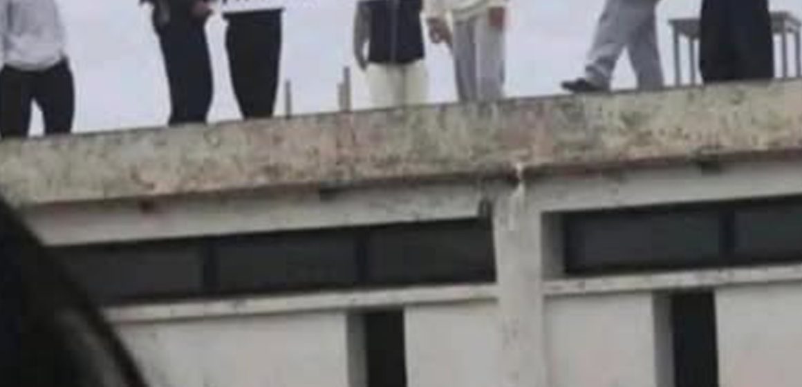 Banderole sexiste et propos obscènes dans un lycée | 13 élèves sanctionnés