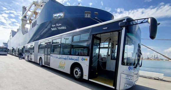 Transport public | En photos, arrivée de nouveaux bus chinois au port de La Goulette