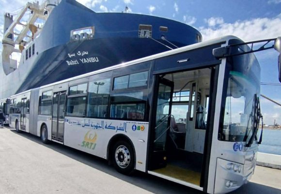 Transport public | En photos, arrivée de nouveaux bus chinois au port de La Goulette