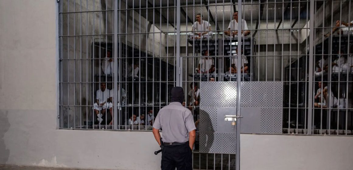 Donald Trump envoie les migrants en Afrique !