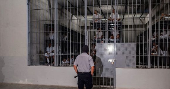 Donald Trump envoie les migrants en Afrique !