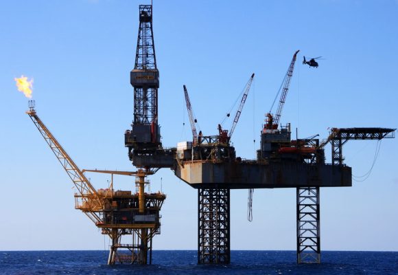 Plateforme-Didon Migrants sur une plateforme abandonnée au large de Gabès