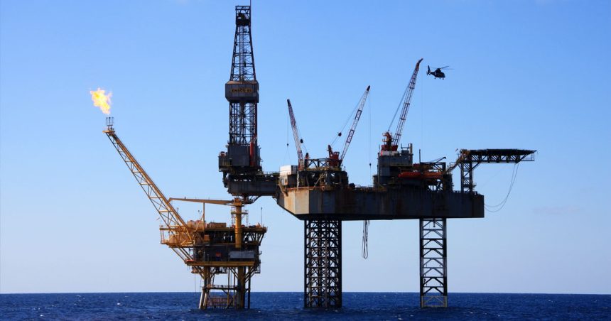 Plateforme-Didon Migrants sur une plateforme abandonnée au large de Gabès