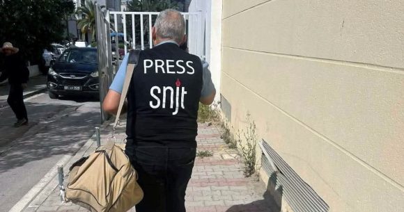 Tunisie | Mandat d’arrêt contre le journaliste Zied El Hani