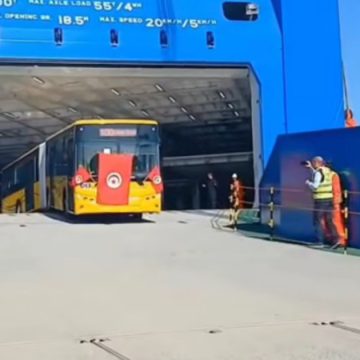 Transport-Tunisie | Le port de La Goulette accueille 136 nouveaux bus chinois