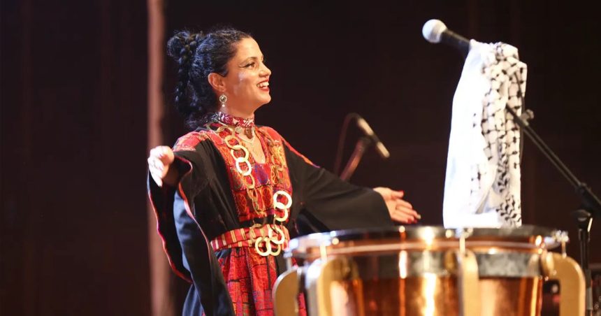 Emel-Mathlouthi-Paris Concert de Emel Mathlouthi à La Cigale à Paris