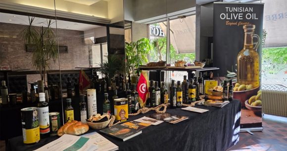 Huile-Olive-tunisienne La Tunisie doit accroître la part d’huile d’olive bio et conditionnée dans ses exportations