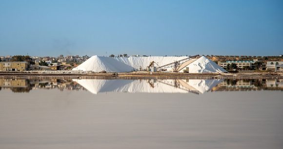 La Tunisie enquête sur la fraude fiscale dans le secteur du sel