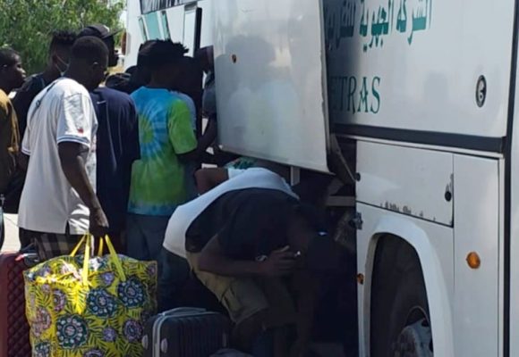 130 migrants illégaux transférés à El-Amra pour être rapatriés