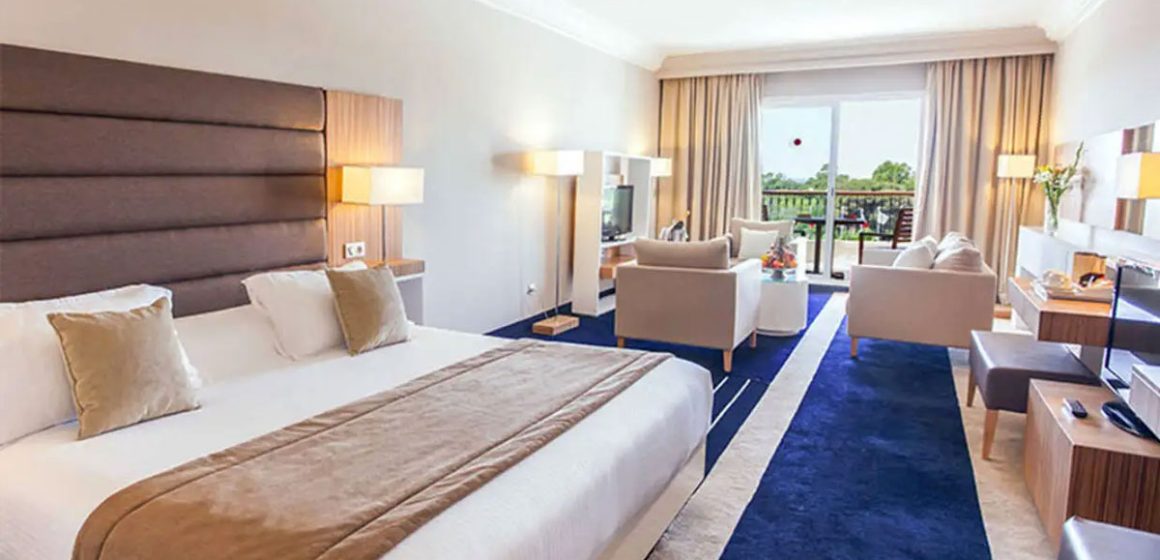 Chambre-Hotel- Tourisme et énergie | Sept solutions pour limiter la surconsommation d’électricité