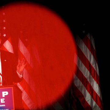 À l’approche des élections, Trump ravive la peur rouge !