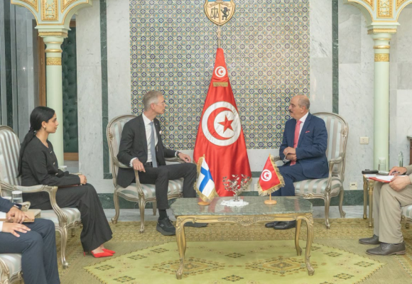 Mohamed Ali Nafti reçoit l’ambassadeur de Finlande à l’occasion de la fin de sa mission en Tunisie