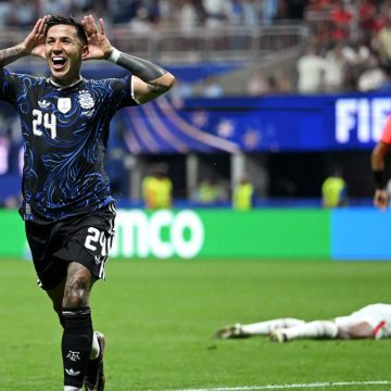 Jude-Bellingham-a-terre-apres-le-but-egalisateur-de-Enzo-Fernandez Mondial Fifa | L’Argentine, entre combat et tango, une équipe à double visage