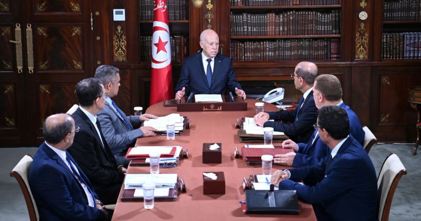 Kais-Saied-Coupres-electricite-eau-et-incendies Tunisie | La croissance n’obéit pas aux décrets !