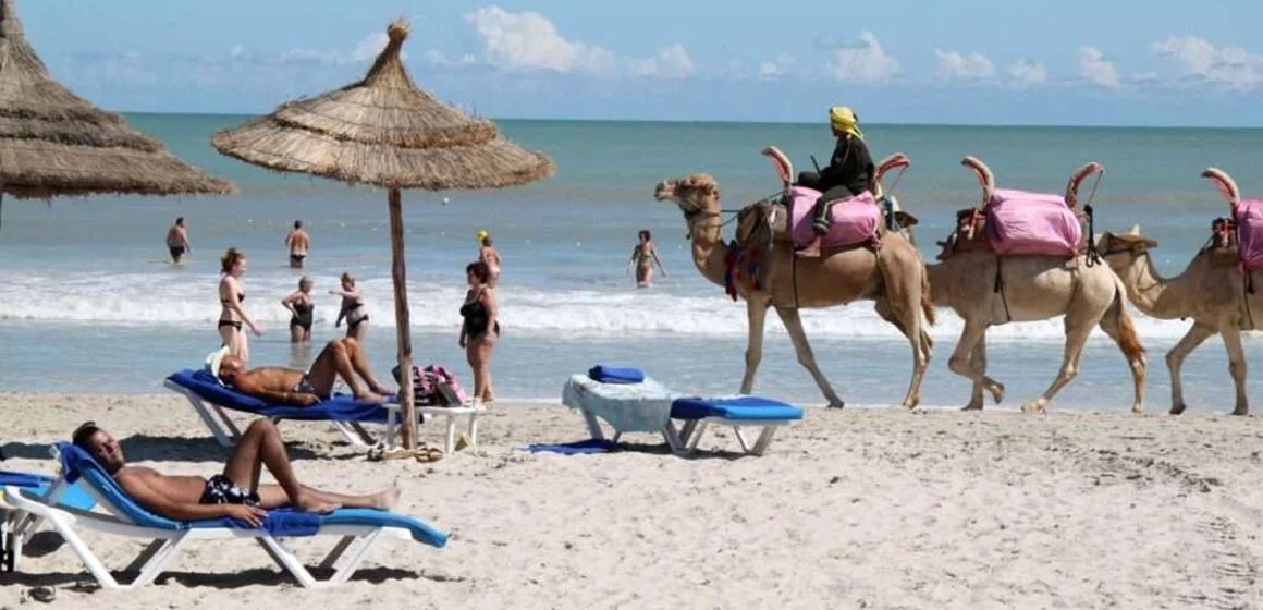 Touristes-plages Tourisme | La Tunisie à la reconquête du marché russe