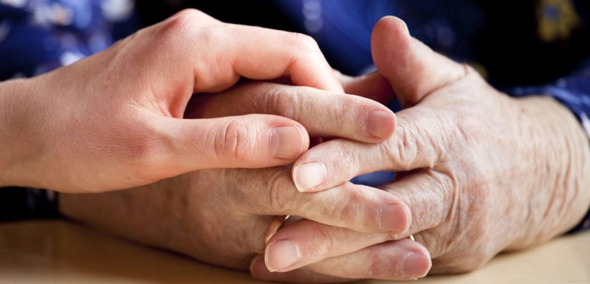 L’octogénaire, victime du crime odieux de Sijoumi commis par son fils, quitte l’hôpital