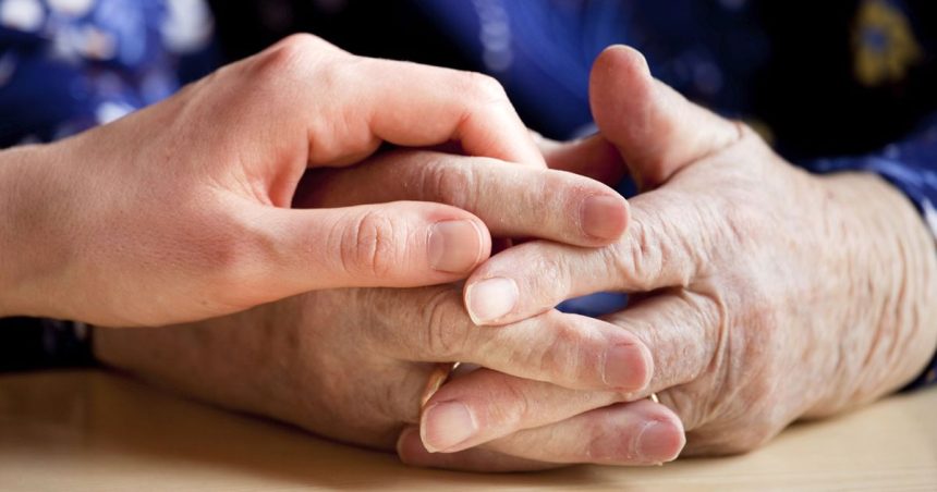 L’octogénaire, victime du crime odieux de Sijoumi commis par son fils, quitte l’hôpital