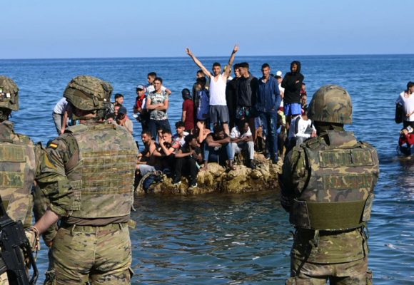 Afflux-Jeunes-marocains-Ceuta Sebta et Melilla | Ce que les autorités au Maroc ne disent pas