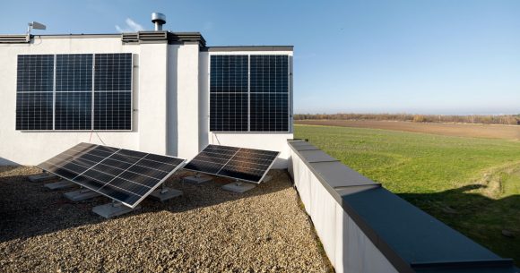 Photovoltaique-avec-stockage Les usages utiles de l’énergie photovoltaïque avec stockage