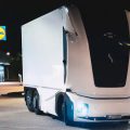 Lidl livre ses livraisons par un camion électrique sans conducteur