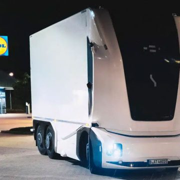 Lidl livre ses livraisons par un camion électrique sans conducteur