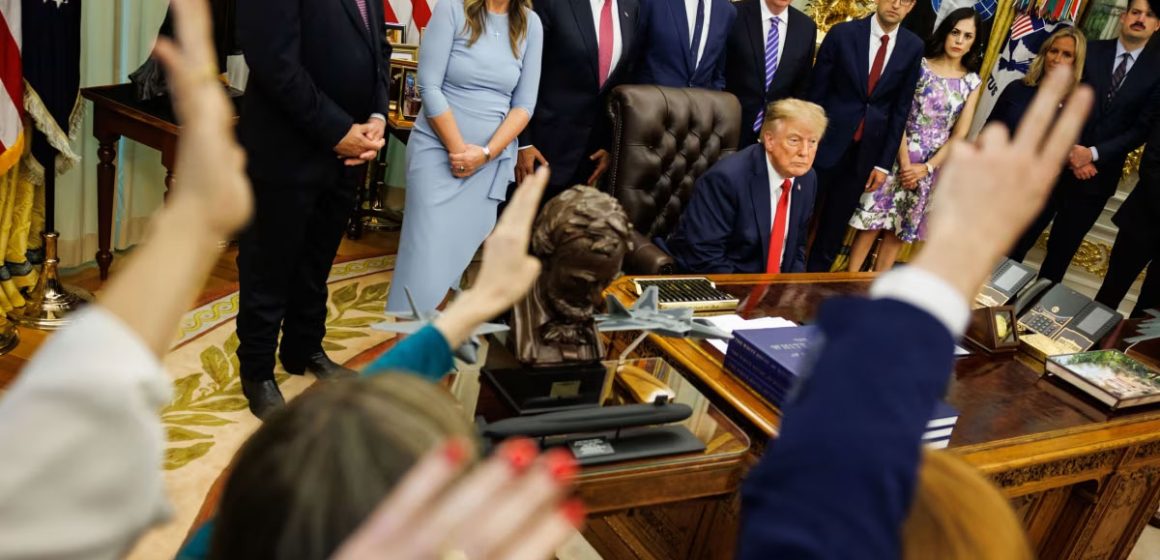 Trump-Maison-Blanche À l’approche des midterms, Trump plus zinzin que jamais
