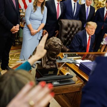 Trump-Maison-Blanche À l’approche des midterms, Trump plus zinzin que jamais
