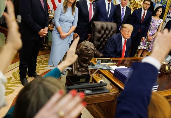 À l’approche des midterms, Trump plus zinzin que jamais 