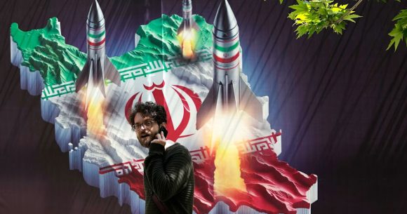Nucleaire-iranien-2 Iran | Les durs réclament la bombe nucléaire